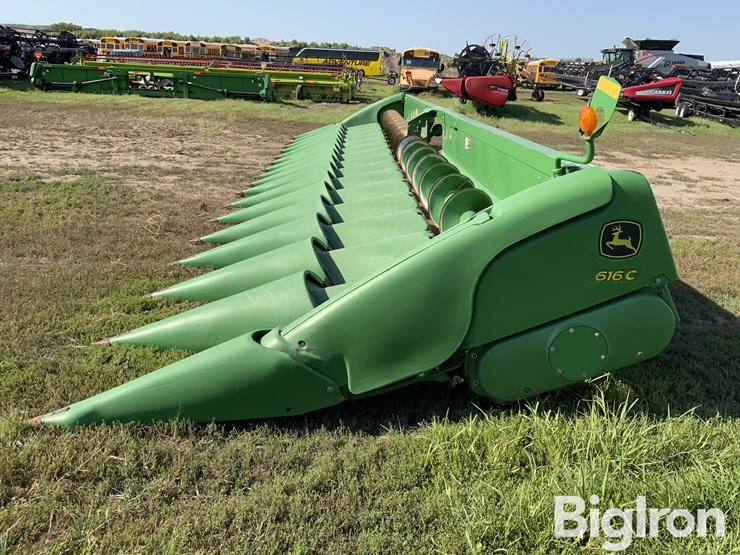 2018-john-deere-616c-image-8