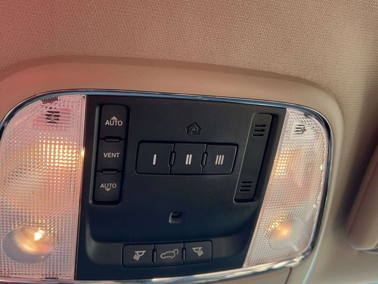 2014-jeep-grand-cherokee-limited-image-11