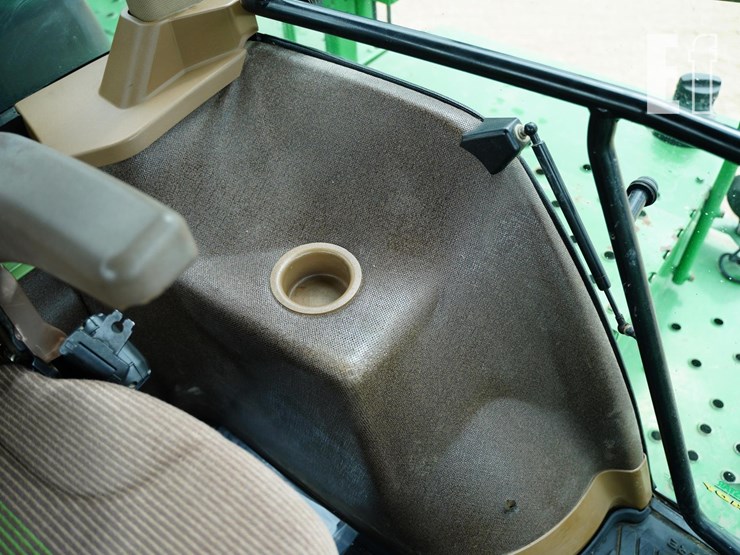 2007-john-deere-4720-image-46