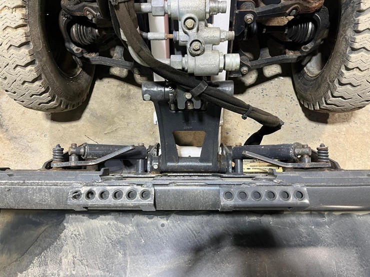 bobcat-5610-toolcat-utility-vehicle-image-10