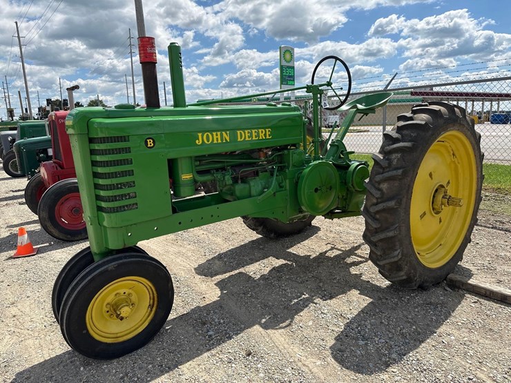john-deere-b-image-3