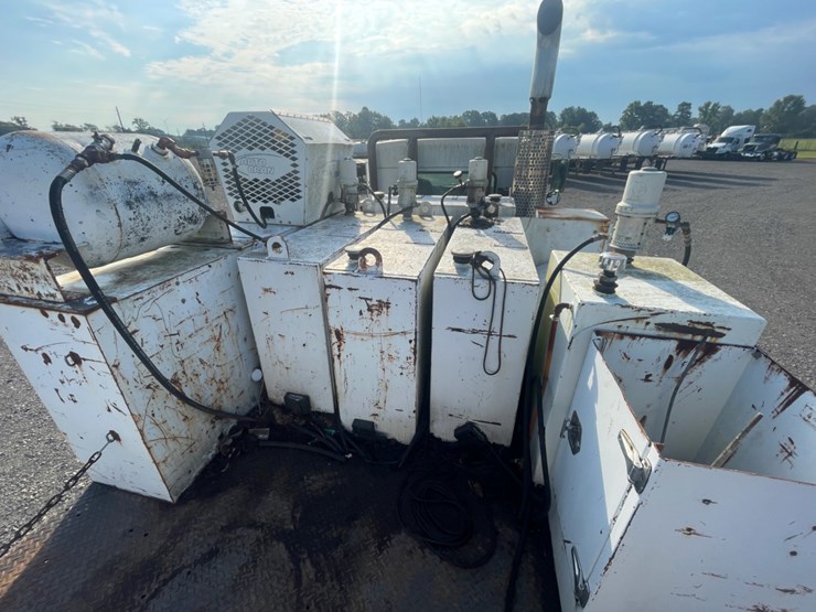 2008-kenworth-t300-image-10