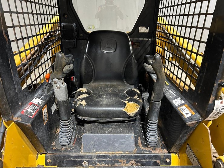 john-deere-315-image-17