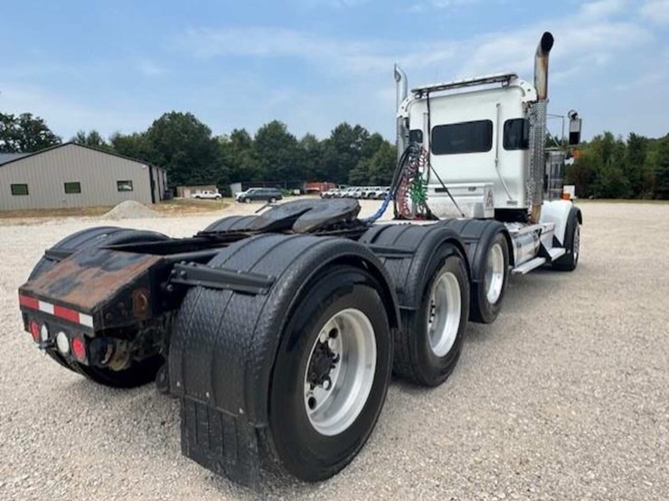 2020-kenworth-w900l-image-4