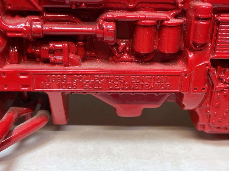 1/16-ih-1026-gold-demonstrator-collector-nib-ertl-image-3