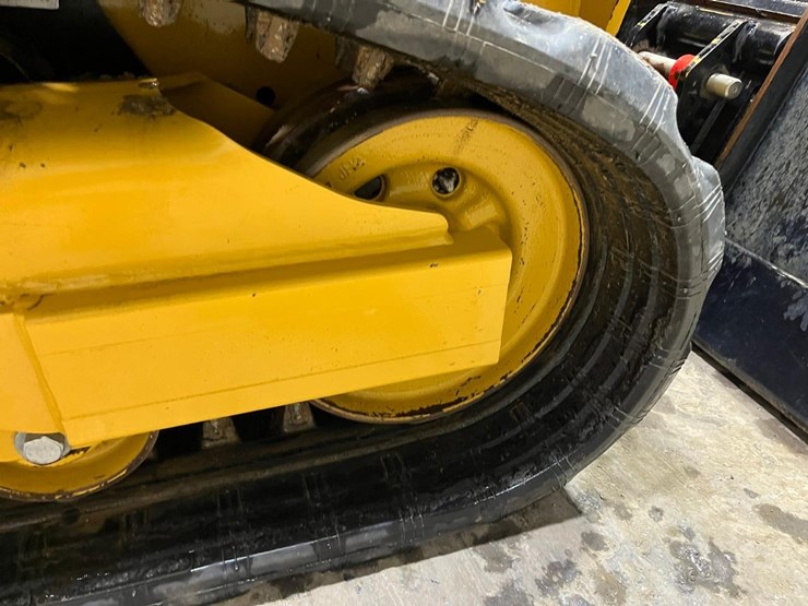 2024-caterpillar-255-skid-steer-loader-image-21