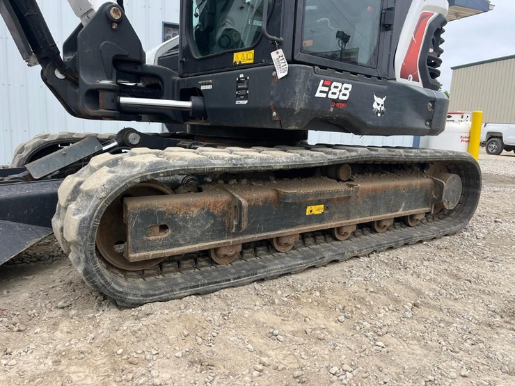 2022-bobcat-e88-image-15
