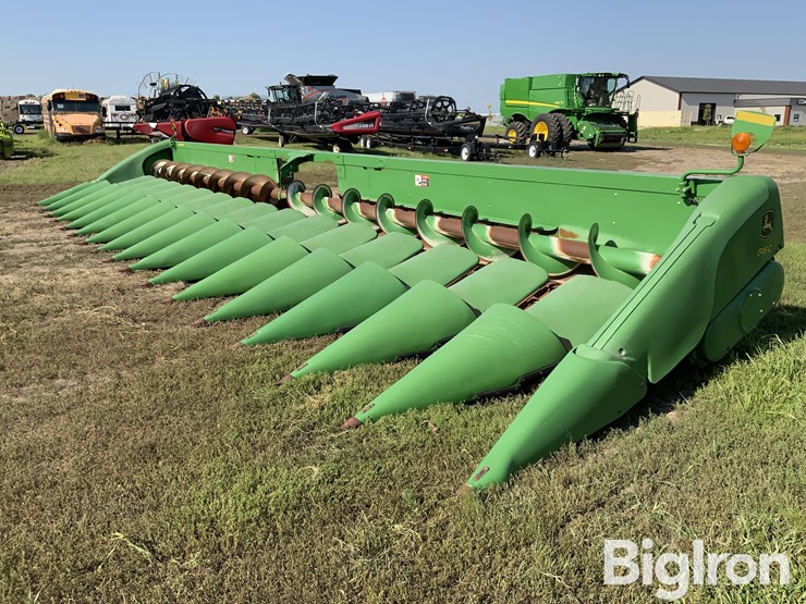 2018-john-deere-616c-image-1
