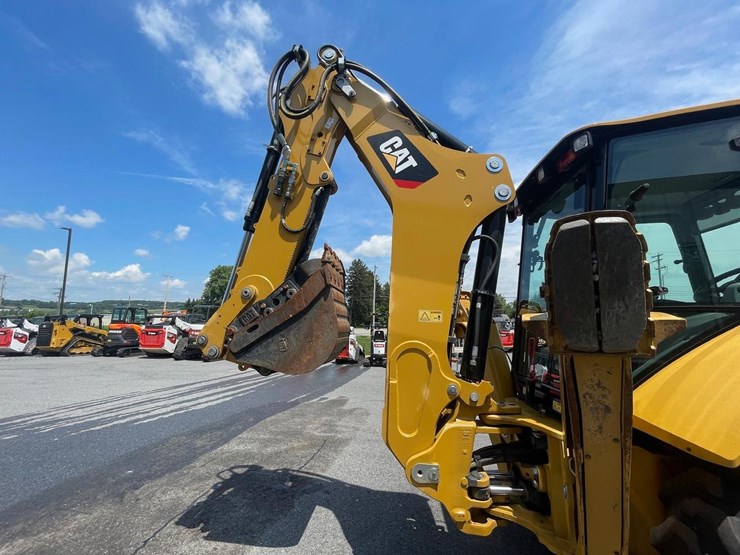 2019-caterpillar-440-image-10