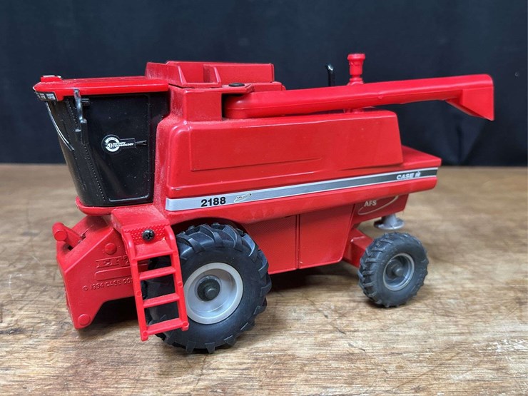 1/32-case-ih-2188-combine-nib-ertl-image-5
