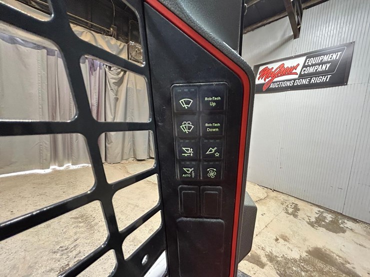 2021-bobcat-s64-image-22