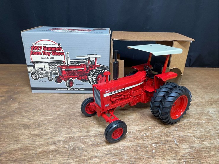 1/16-ih-1026-1997-sfts-nib-ertl-image-1