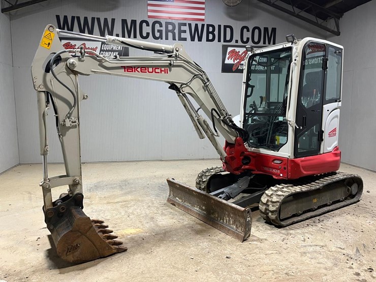 2023-takeuchi-tb335r-image-2