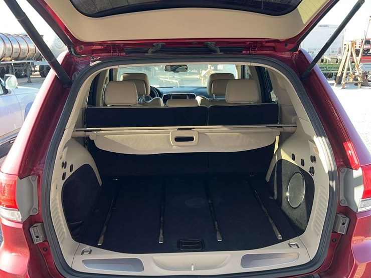 2014-jeep-grand-cherokee-limited-image-18