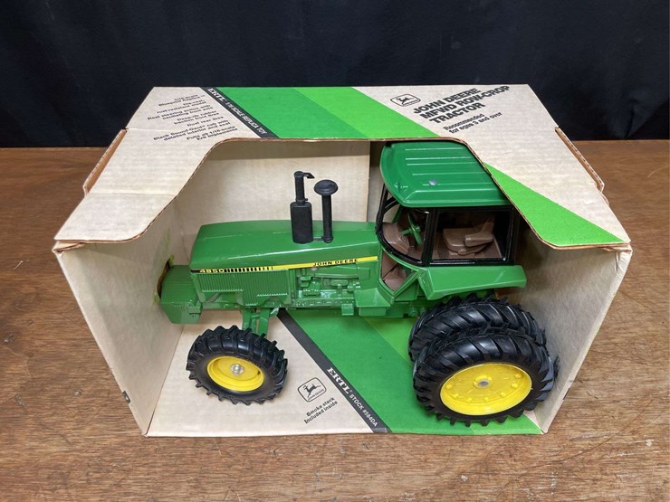 1/16-john-deere-4850-1982-new-orleans-nib-ertl-image-4