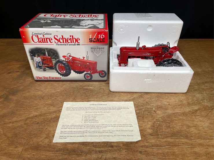 1/16-farmall-400-claire-scheibe-nib-sc-image-1