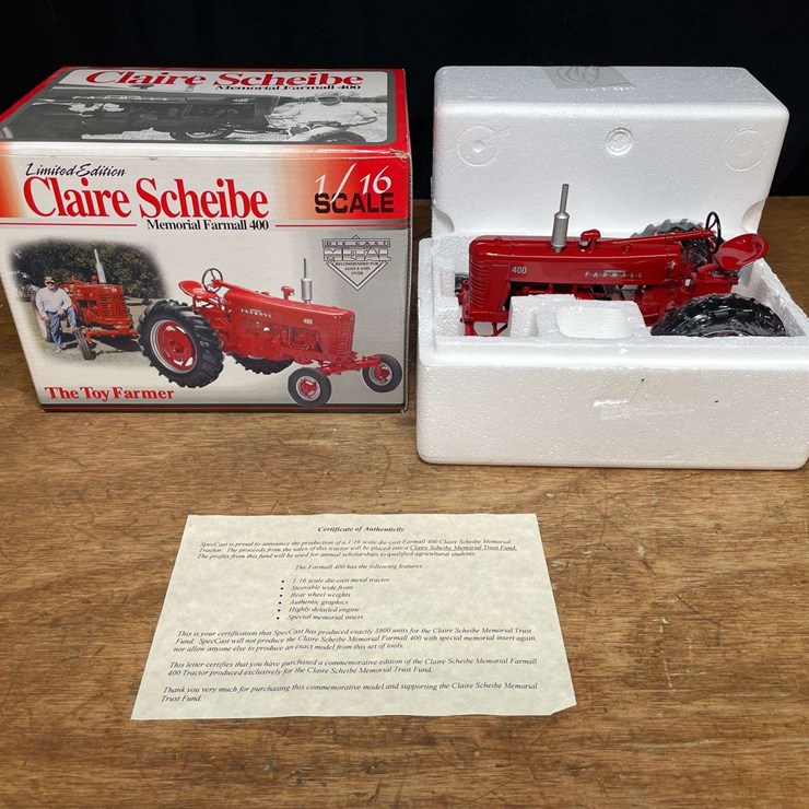 1/16 Farmall 400 Claire Scheibe NIB SC