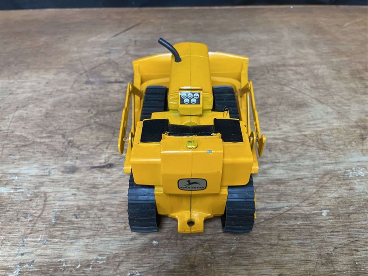 1/16-john-deere-450-crawler-nib-ertl-image-5