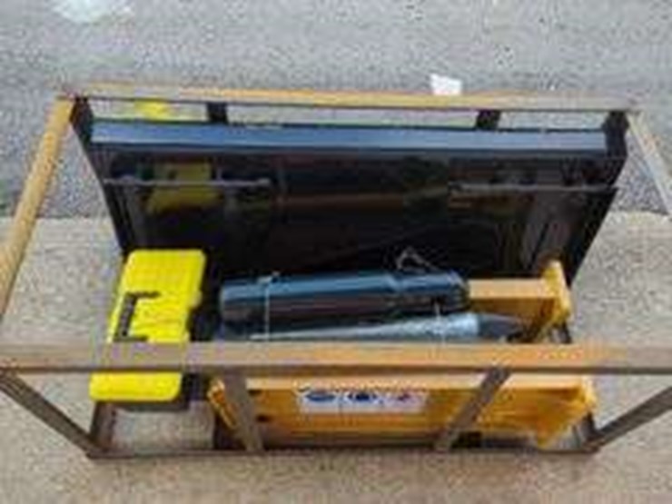 2025-cfg-sshh680-skid-steer-breaker,-unused-image-2