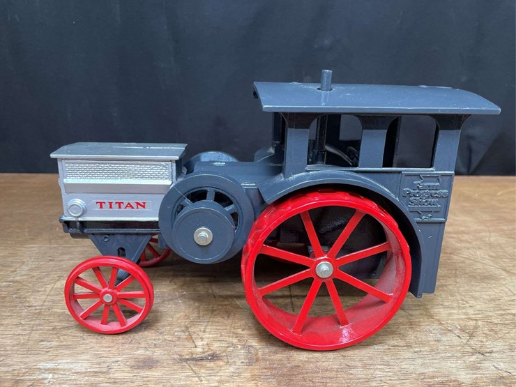 1/16-ihc-titan-oil-tractor-1991-fps-sm-image-2