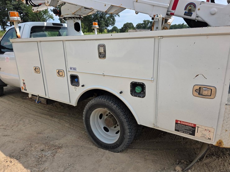 2015-ford-f550-image-24