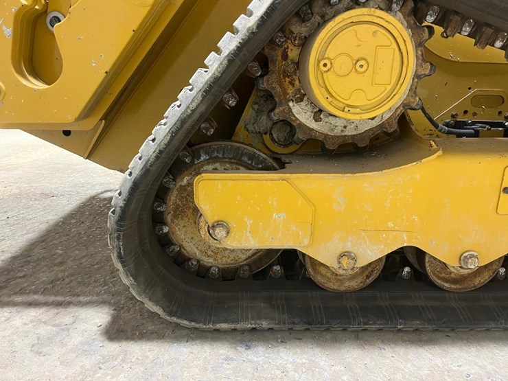 2023-caterpillar-259d3-image-21