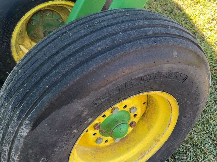 john-deere-630-image-9
