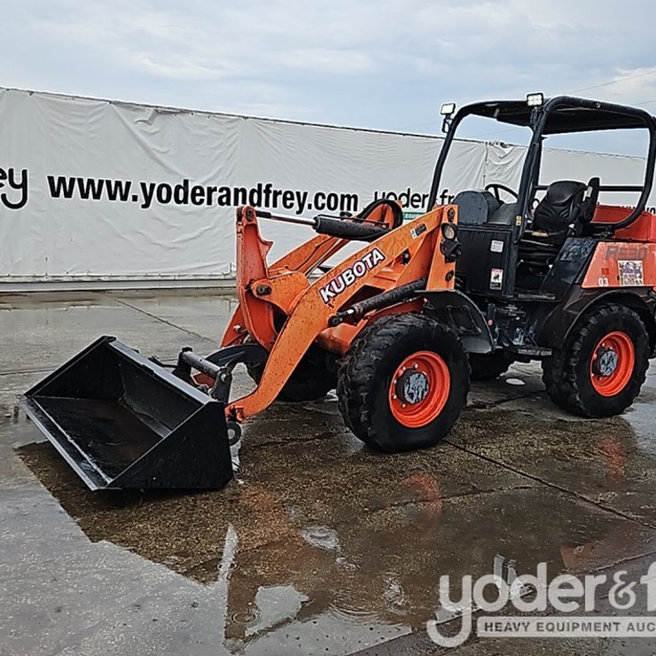 2016 KUBOTA R530