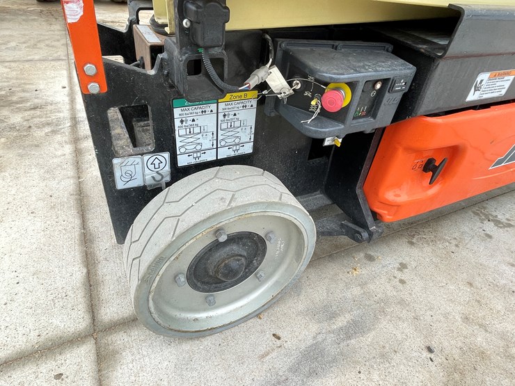 jlg-2630es-image-17