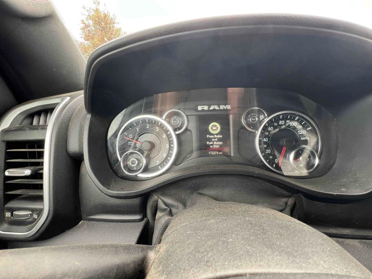 2021-ram-1500-big-horn-image-56