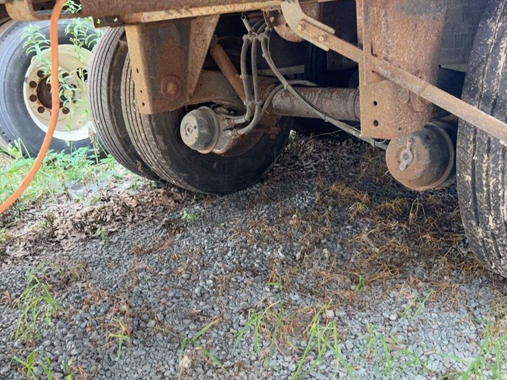 2005-utility-53'-image-8