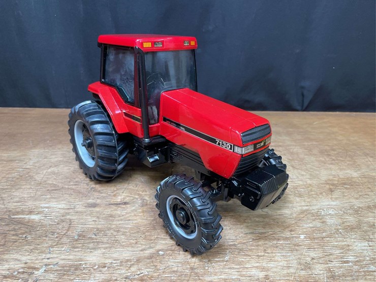 1/16-case-ih-magnum-7130-1987-denver-nib-ertl-image-11