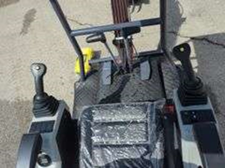2025-cfg-mx15rx-mini-excavator,-unused,-see-details-for-video-image-12