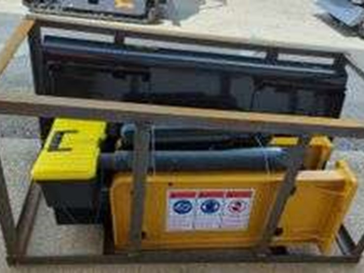 2025-cfg-sshh680-skid-steer-breaker,-unused-image-1