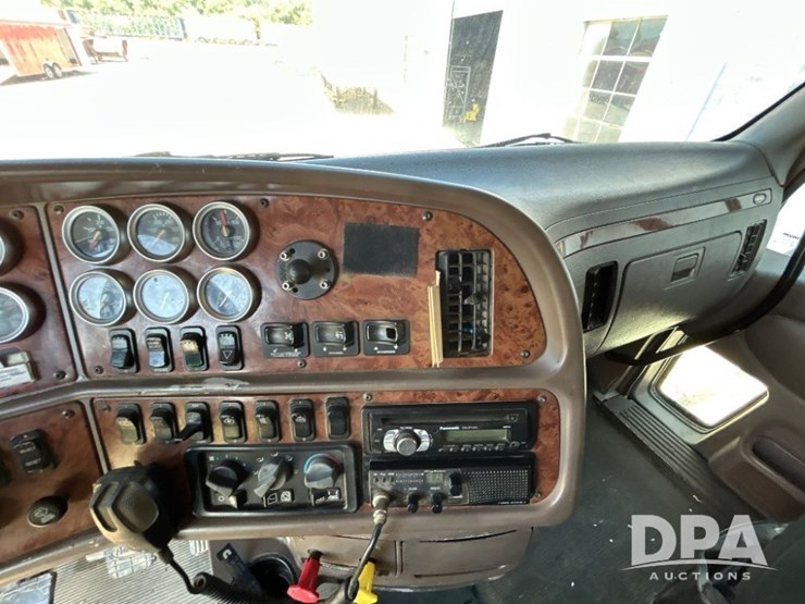 2007-peterbilt-387-image-78