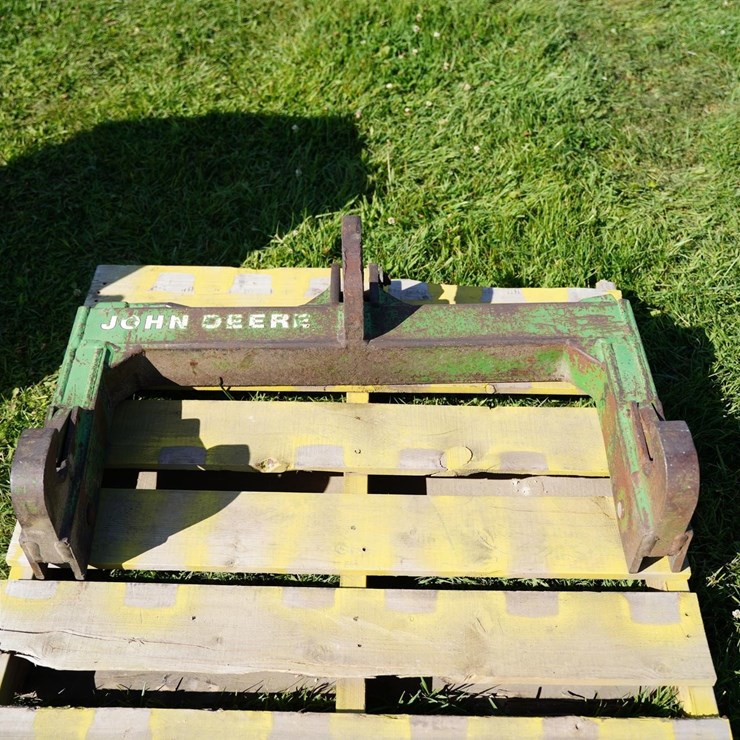 JOHN DEERE
