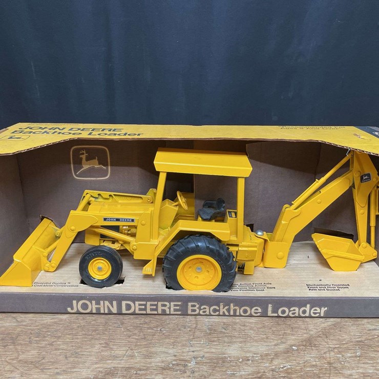 1/16 John Deere Backhoe NIB Ertl