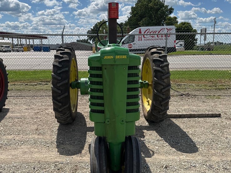 john-deere-b-image-2