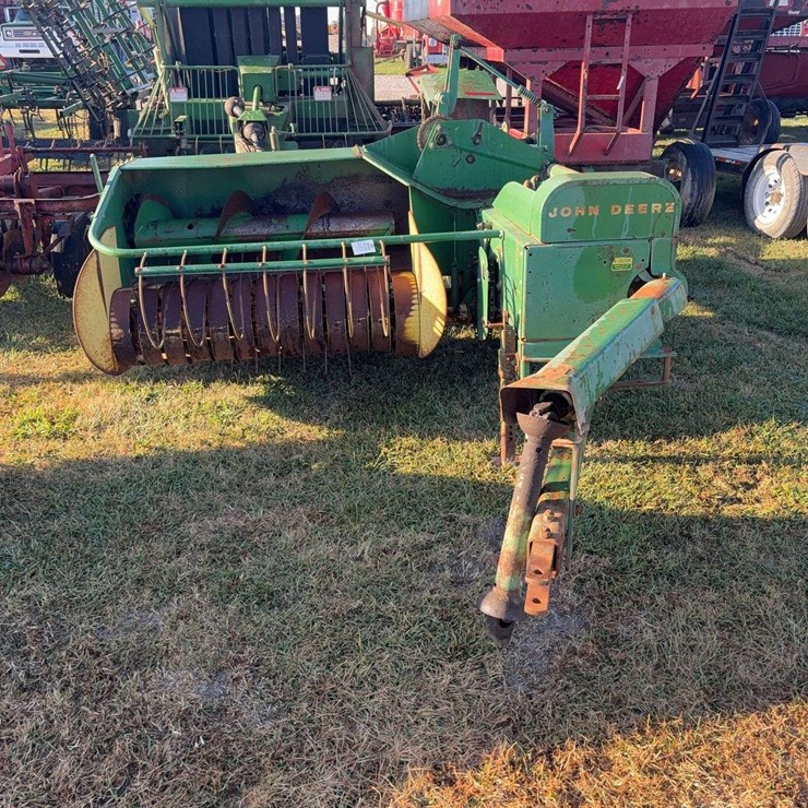 JOHN DEERE 24T