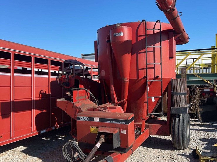 case-ih-1350-image-1