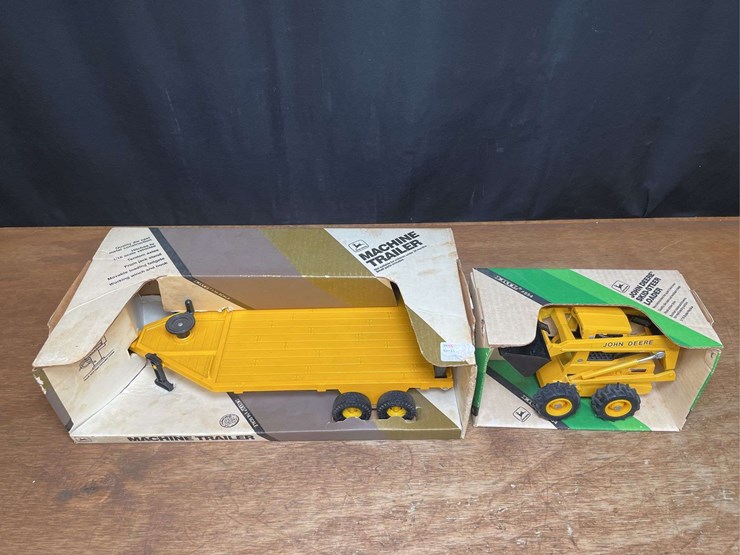 (2)-1/16-john-deere-skid-steer-+-machine-trailer-nib-ertl-image-4