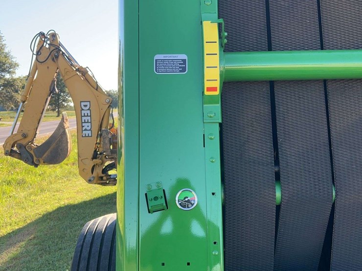 2020-john-deere-560m-image-5