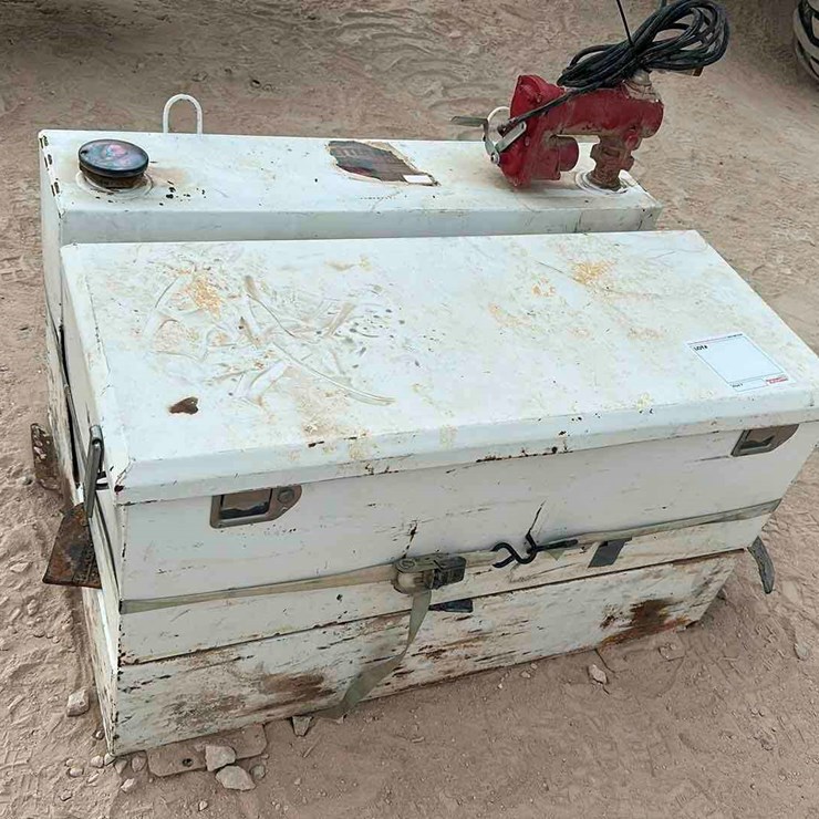100 GAL FUEL TANK W/ PUMP TOOLBOX COMBO