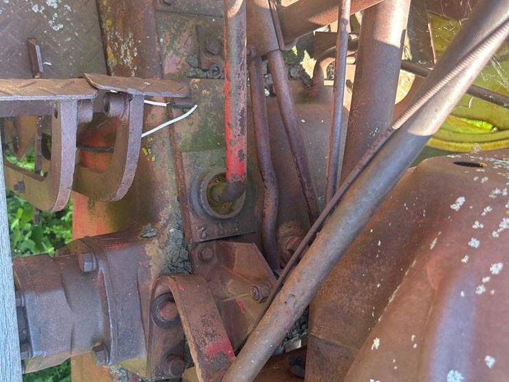 1951-massey-harris-44-image-12
