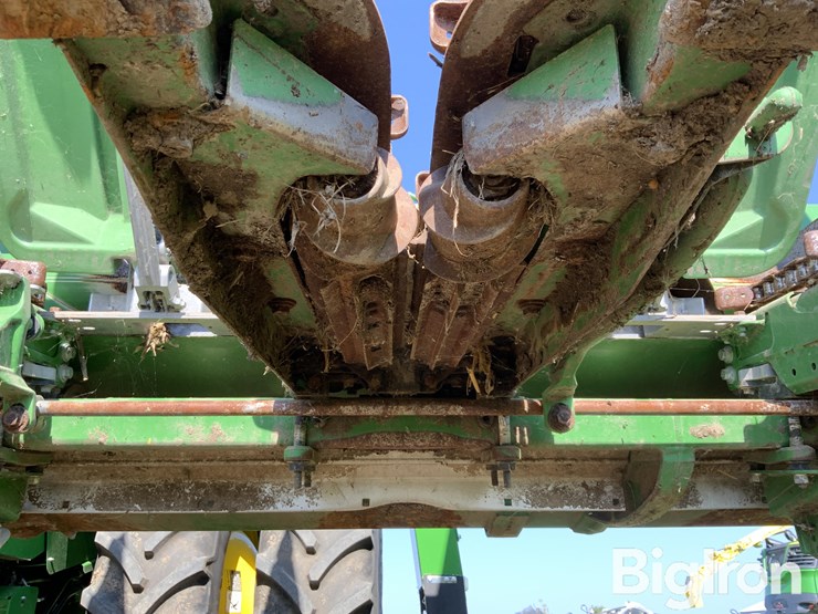 2018-john-deere-616c-image-18