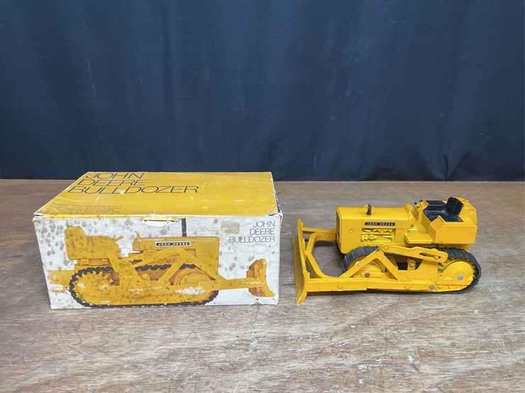 1/16-john-deere-450-crawler-nib-ertl-image-1