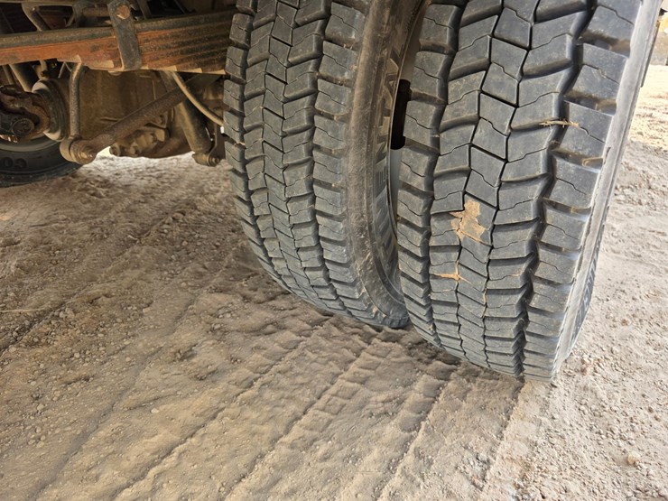 2015-ford-f550-image-22