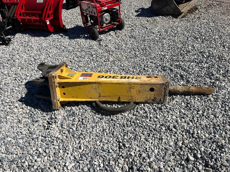 magnum-rhb306-hydraulic-breaker-image-5