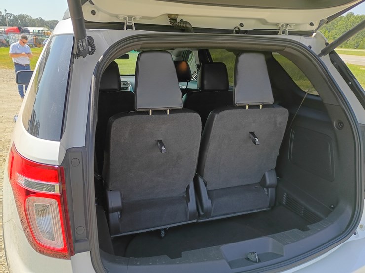 2013-ford-explorer-image-33