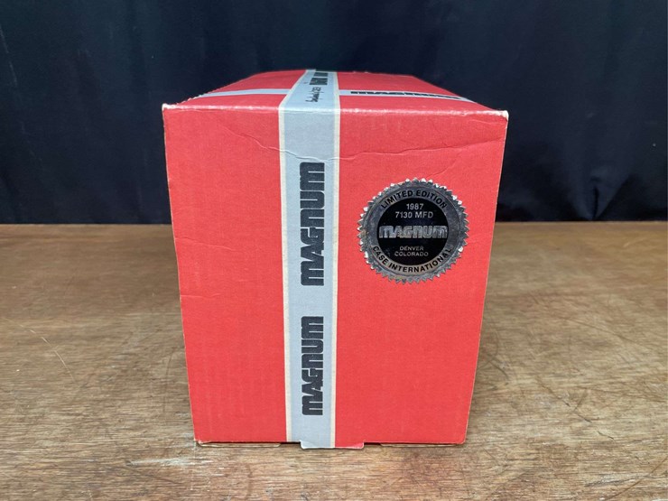 1/16-case-ih-magnum-7130-1987-denver-nib-ertl-image-18